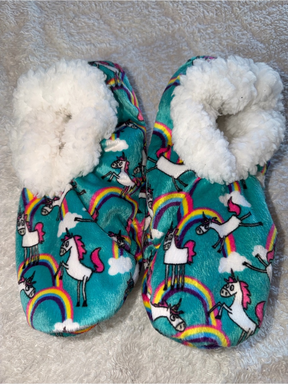 FREE w/any purchase! LazyOne Slipper socks sz 7-9